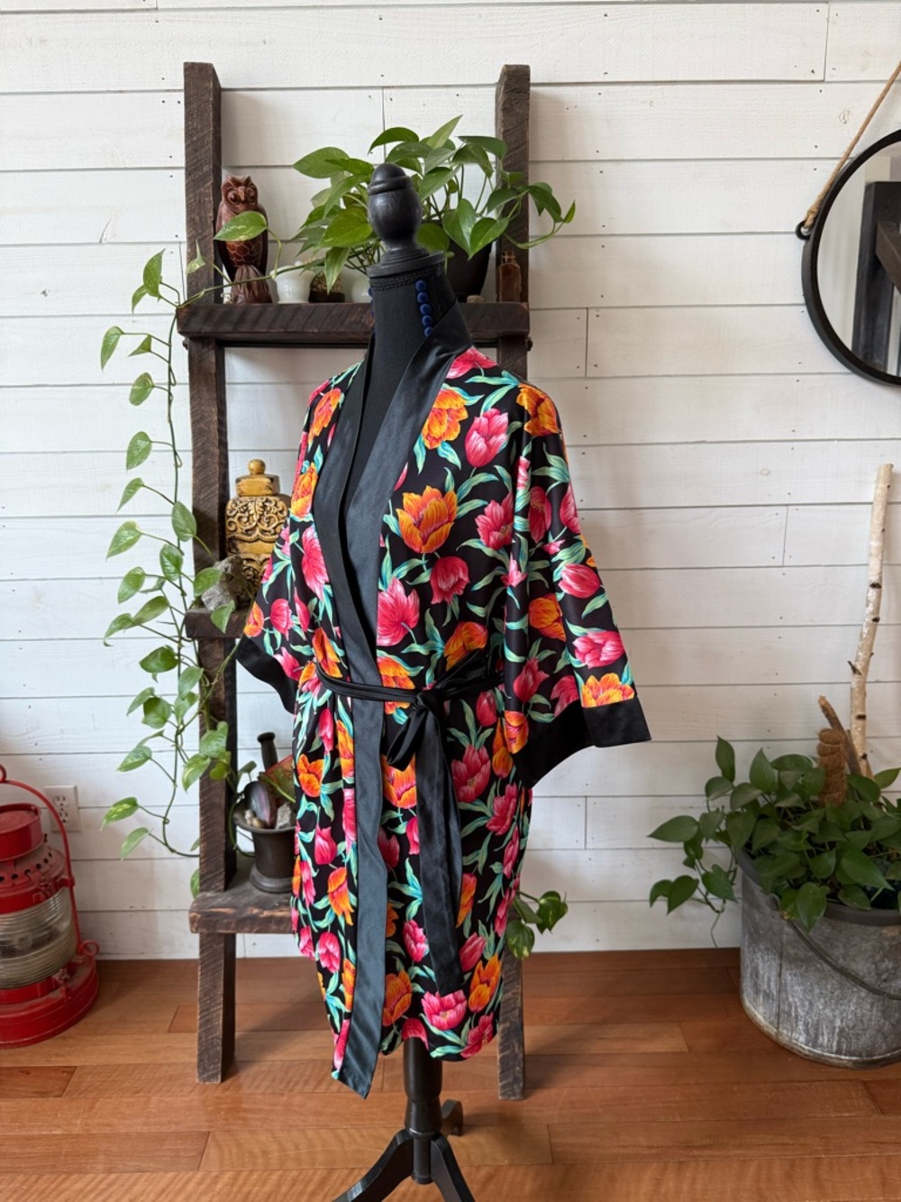 Black Floral Satin Kimono Bathrobe with Pink & Orange Tulip Blooms - Picture 15 of 17